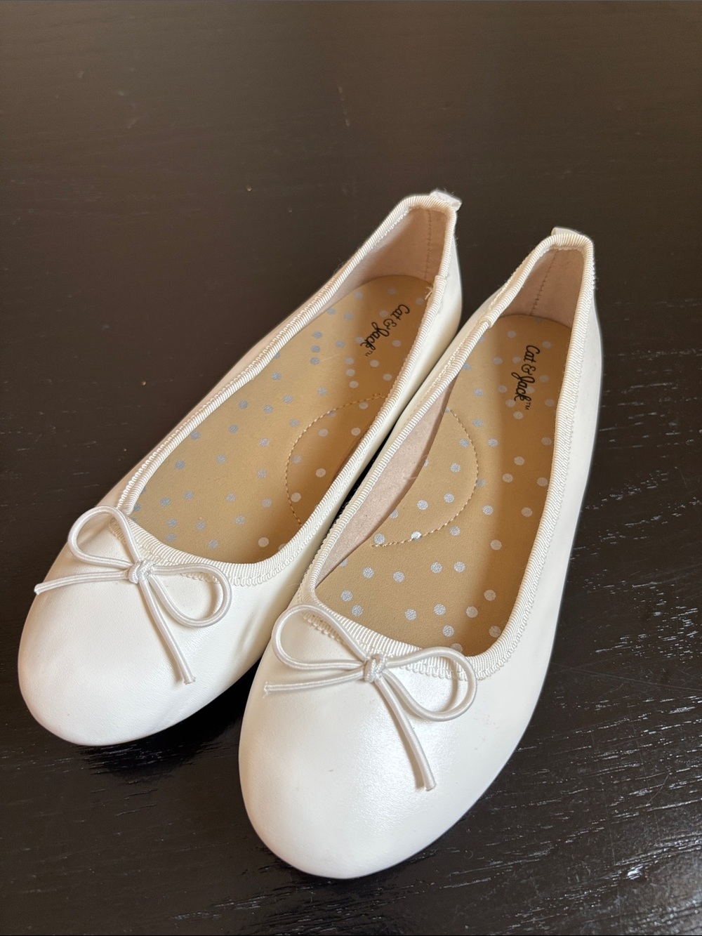Cat & Jack Ivory Ballet Flats with Bow Accent sz 1
